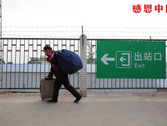 夫辈们多子多福的想法让他苦不堪言，但他还想生个儿子！